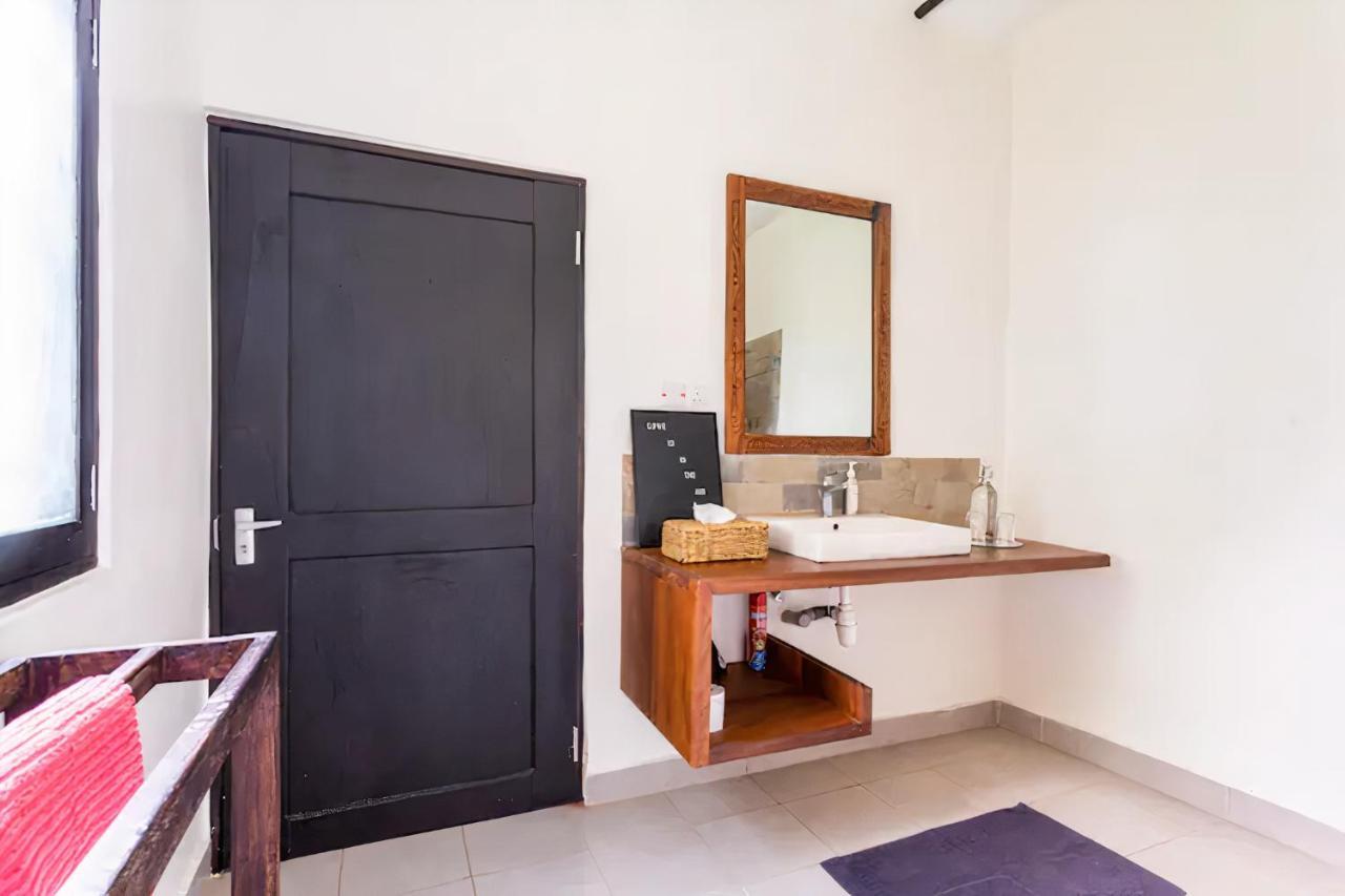 Bed and Breakfast Zarafa House Diani Beach Esterno foto